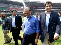Brijesh Patel (center), is the KSCA Secretary and also the director of operations of RCB.