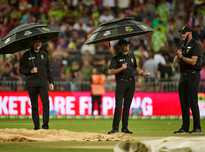 Rain forced Sydney Thunder and Sydney Sixers to share a point each