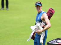De Villiers feels Morne Morkel would have to step up to support Dale Steyn in India.