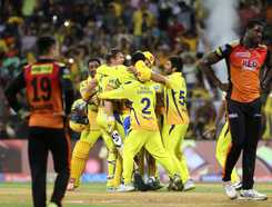 Does batting or bowling win the IPL?