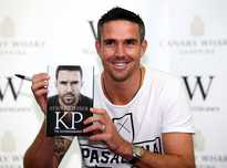 Kevin Pietersen poses with his new book